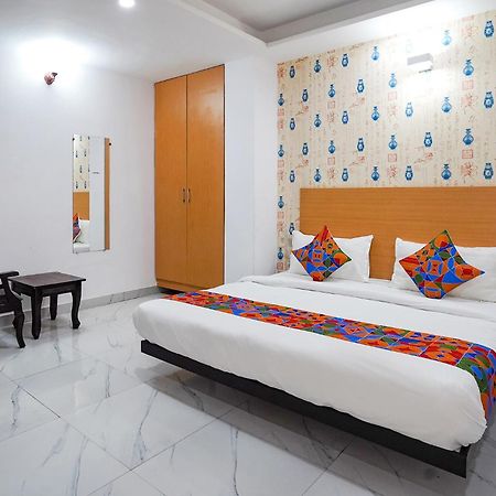 Fabhotel Prime Culture Нойда Екстер'єр фото